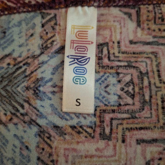 LuLaRoe Women's Pink and Blue Geometric Short Sleeve Top - Picture 4 of 6